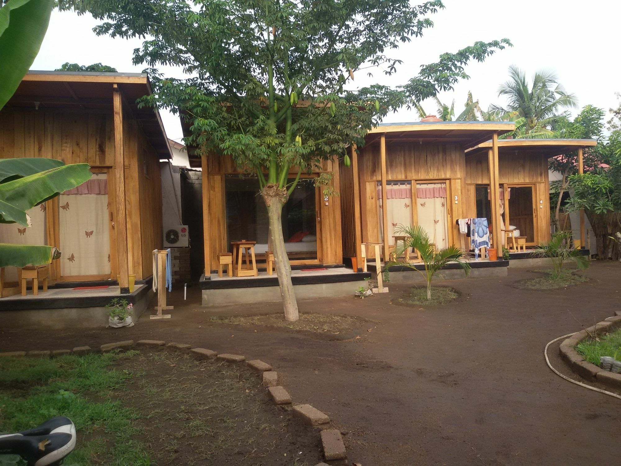 Beach Box Bungalow Джили Трауанган Екстериор снимка