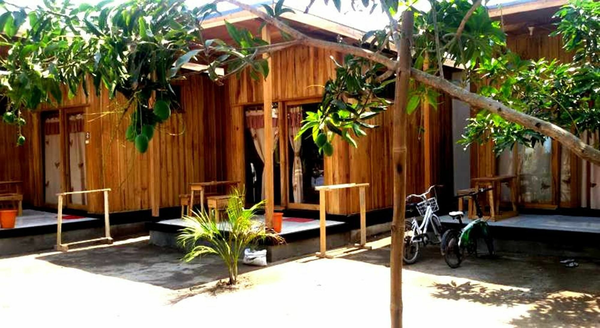 Beach Box Bungalow Джили Трауанган Екстериор снимка
