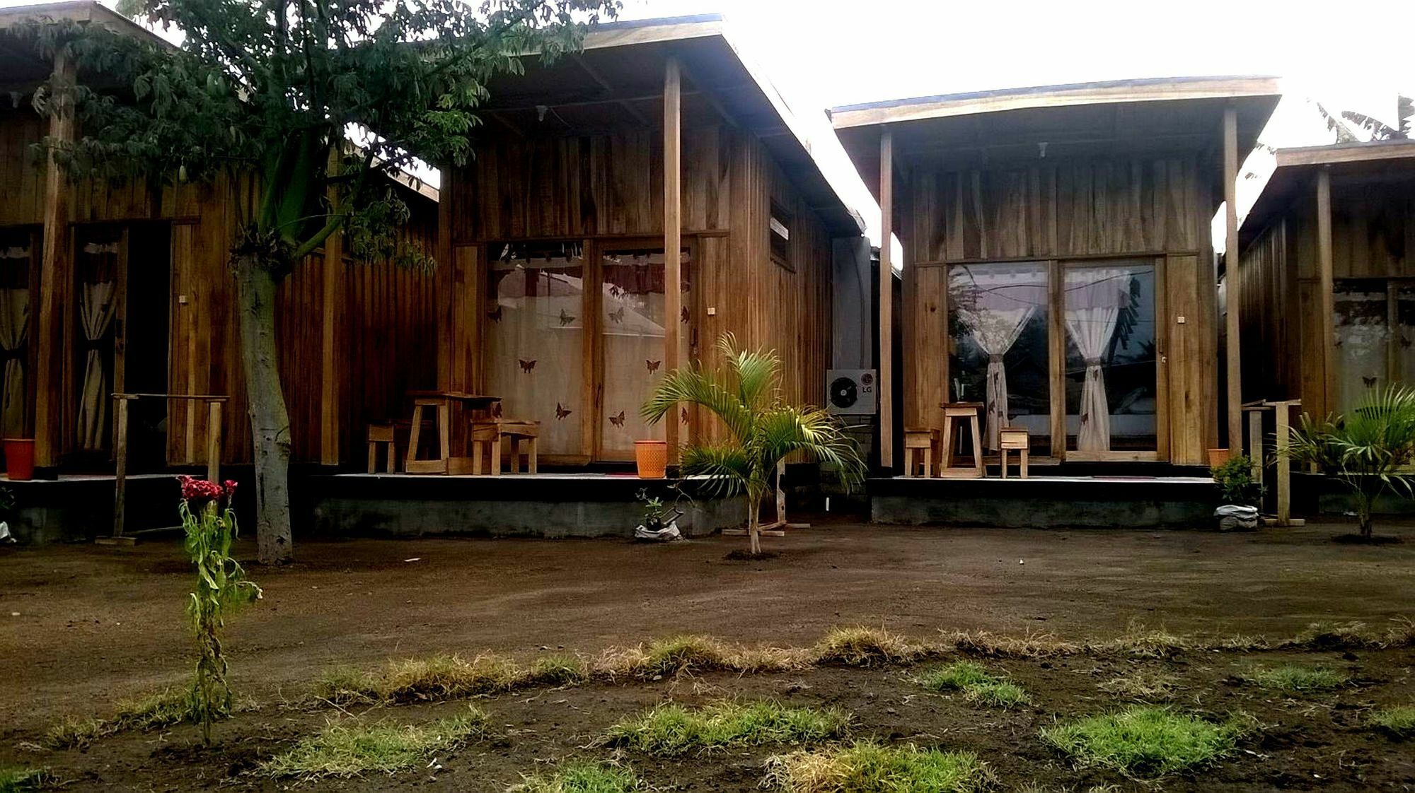 Beach Box Bungalow Джили Трауанган Екстериор снимка